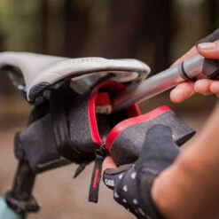 Blackburn Airstik SL Bicycle Mini-Pump 8 Blackburn Airstik SL Bicycle Mini-Pump -CampMate Shop Airstik SL Bicycle Mini Pump 3