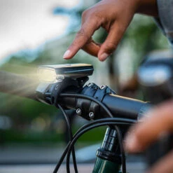 Blackburn Dayblazer 550 Front + Dayblazer 65 Rear Bicycle Light Set -CampMate Shop Blackburn BEL7135649 3action