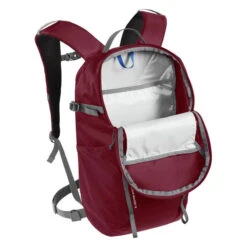 CamelBak Cloud Walker 18 Liter 70 Oz. Hydration Pack 7 CamelBak Cloud Walker 18 Liter 70 Oz. Hydration Pack -CampMate Shop Cloudwalker 18 Liter 70oz Hydration Pack 3