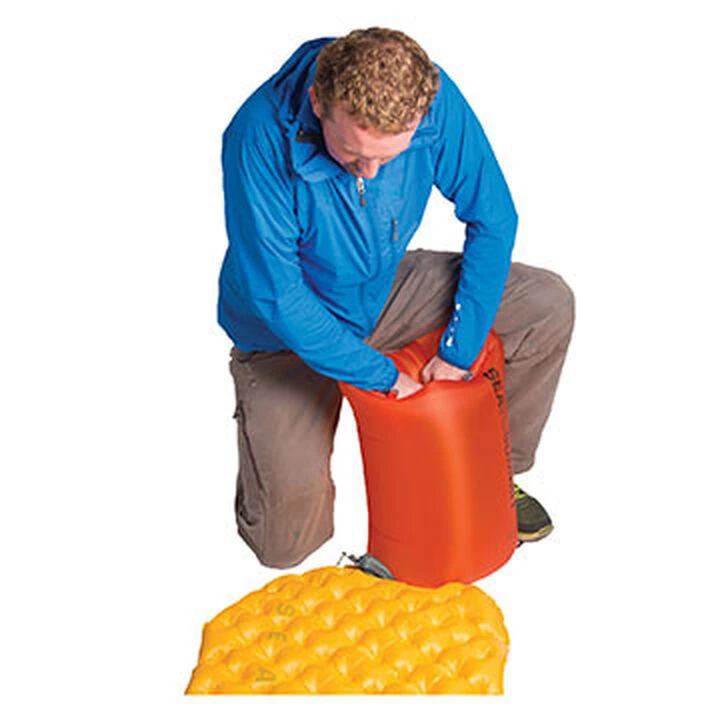 Sea To Summit UltraLight Inflatable Sleeping Mat 2 Sea To Summit UltraLight Inflatable Sleeping Mat - Image 2