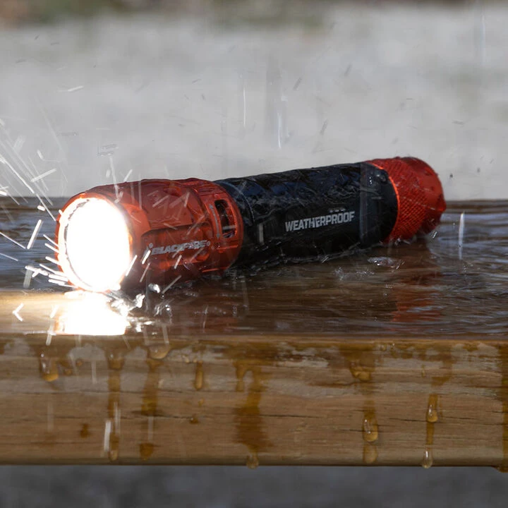 Blackfire Weatherproof 1000 Lumen 2-Color Rechargeable Flashlight - Image 3
